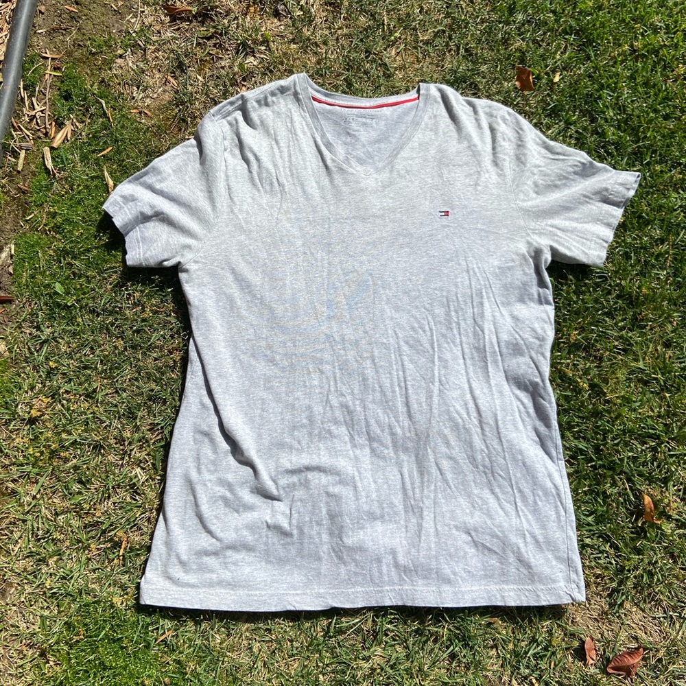 Tommy Hilfiger gray t shirt